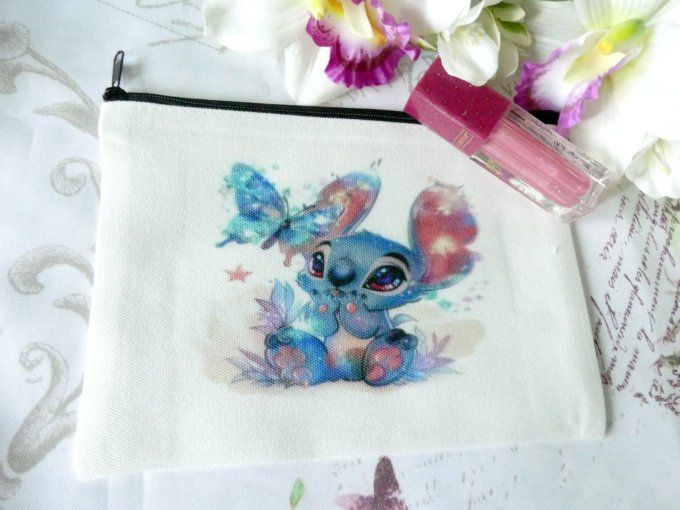 Trousse de toilette blanche et stitch