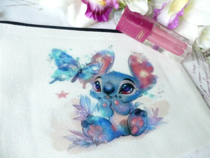 Trousse de toilette blanche et stitch